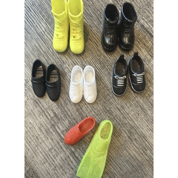 Vintage Large Lot 100+ Mattel Barbie Dolls Clothing Accessories 1960-1990 Mixed - Picture 4 of 8